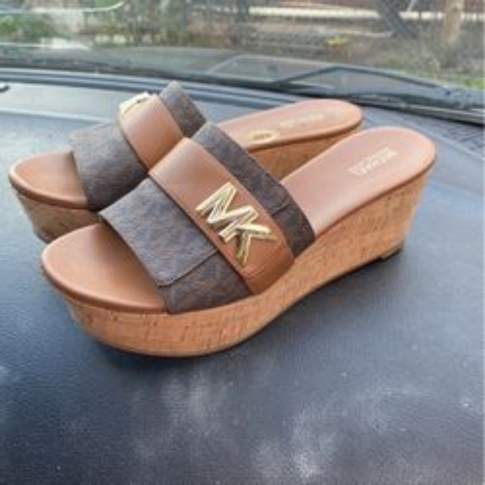 Michael kors platform